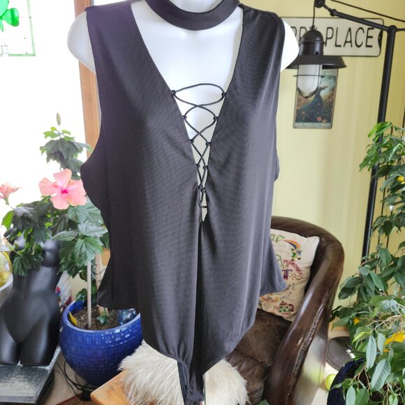 25269 Forever 21 Black Sleeveless Deep Cut V-Neck Ribbed Choker Bodysuit  2X - Picture 2 of 10